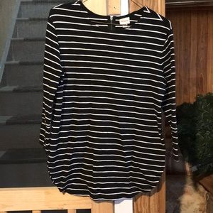Black and white striped top with mid sleeves